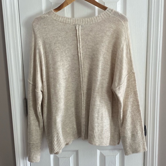 Vince Camuto Sweater - Picture 3 of 3